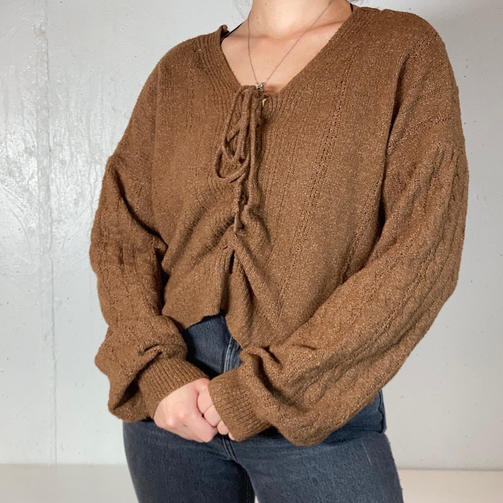 Cropped Tie Front Knit V Neck Lightweight Sweater - Picture 3 of 9